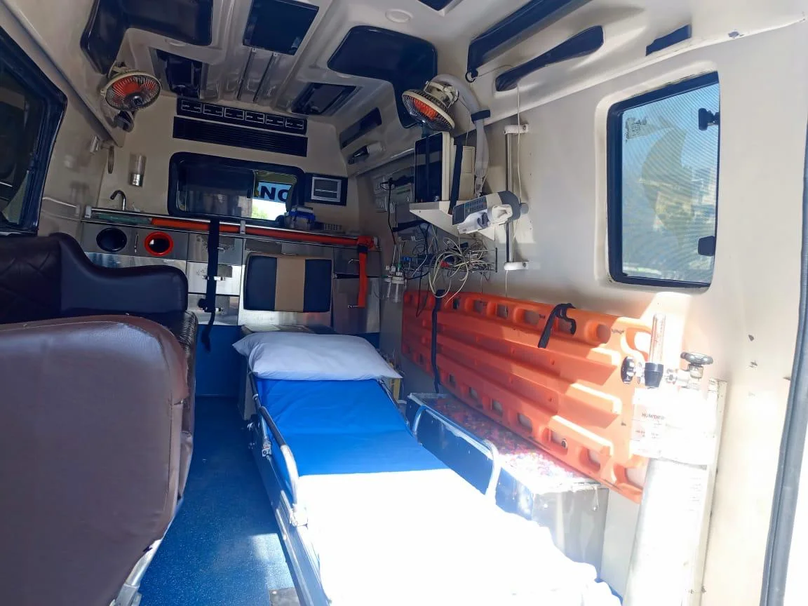 Cardiac ambulance with defibrillator